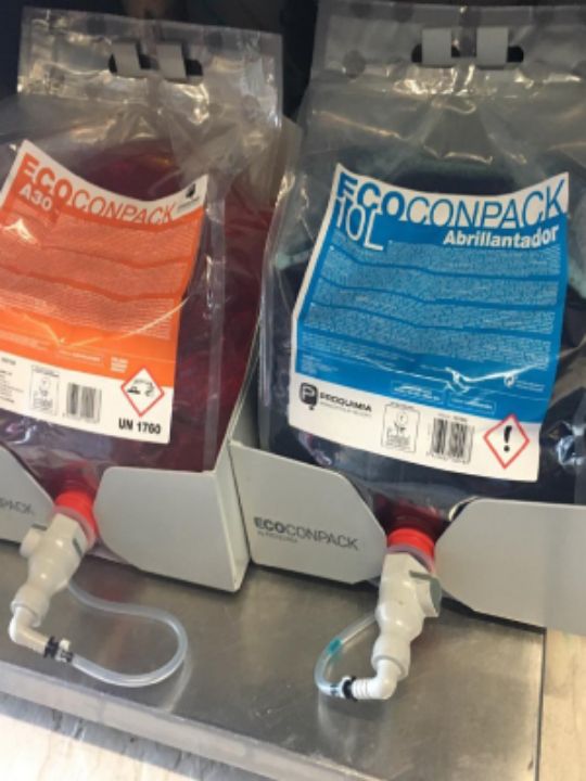 Proquimia s’appuie sur des bases solides dans le domaine de l’hygiène en l’industrie alimentaire et de la restauration pour rendre à ses clients l’assurance qualité et la sécurité nécessaires aux exigences des normes sanitaires actuelles. Pour cette raison Proquimia vous propose de travailler sur des bases d’hygiène plus élevés qui contribueront à l’élaboration d’aliments sains et à la prévention des maladies transmises par les aliments.